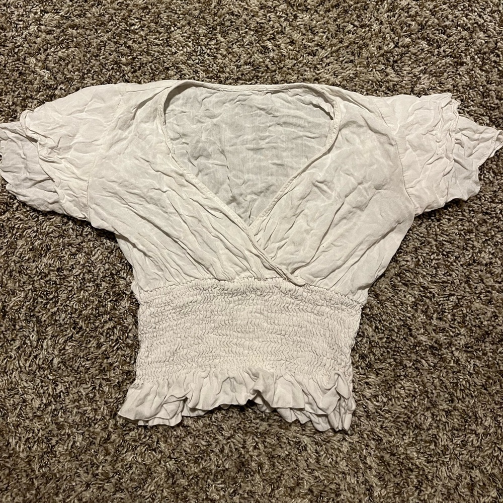 White cropped top shirt